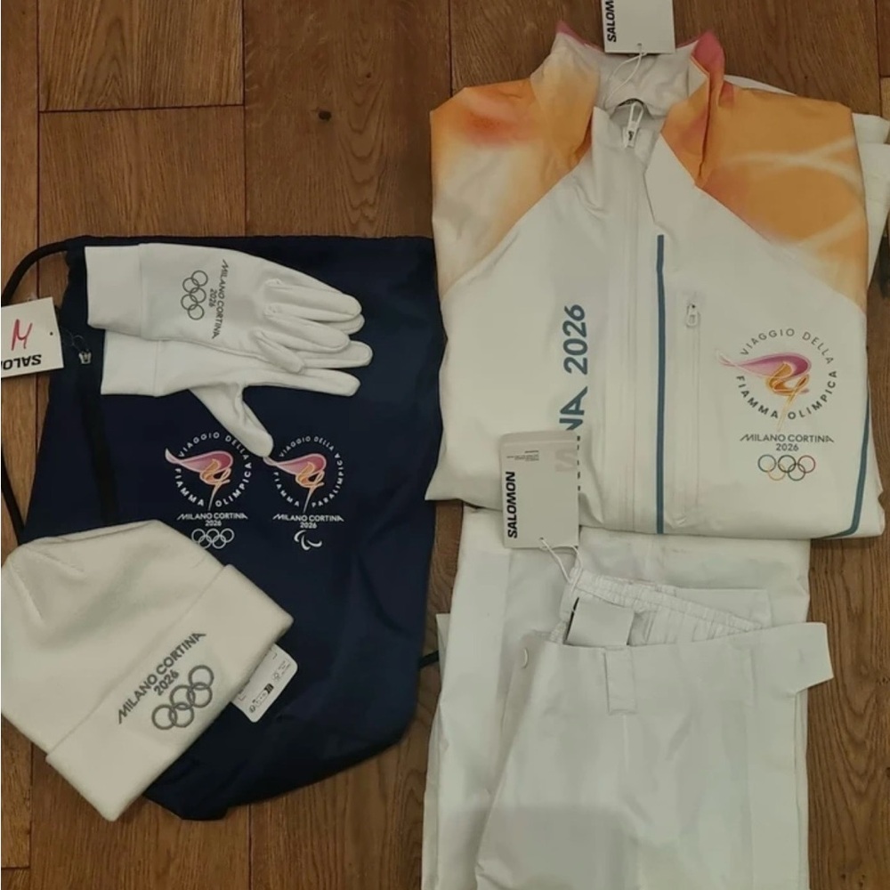 Milano cortina 2026 official Torch bearers uniform, NWT LE size medium